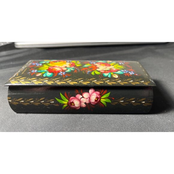 Russian Green Lacquer Hand Painted Flowers Vintage Signed Trinket Box - Picture 5 of 8